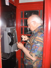 Bob phoning the team from London
