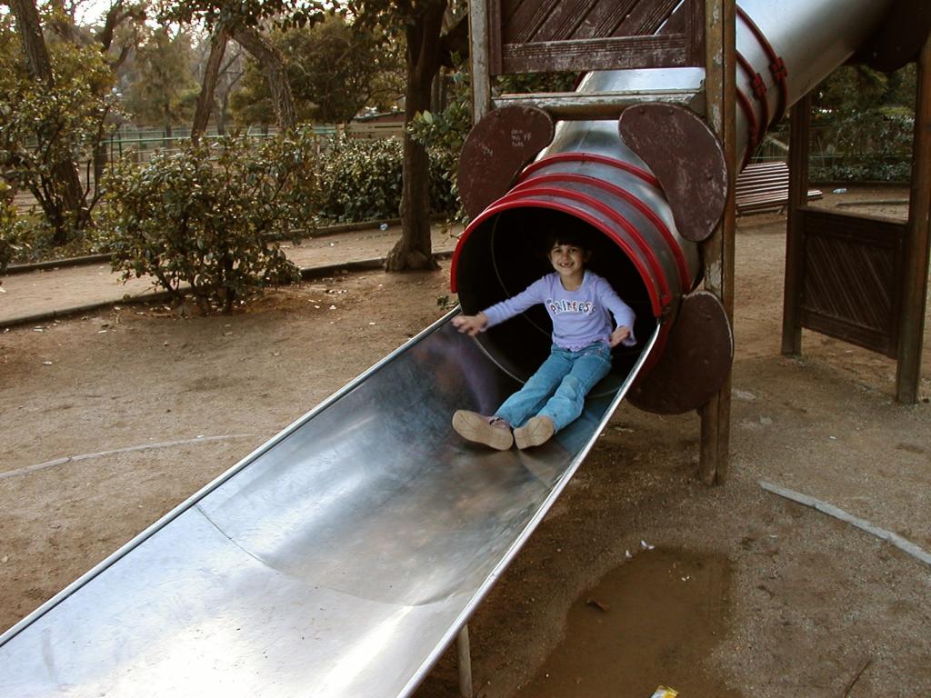 Xandie playing at the Barcelona zoo.  Photo by Pat.