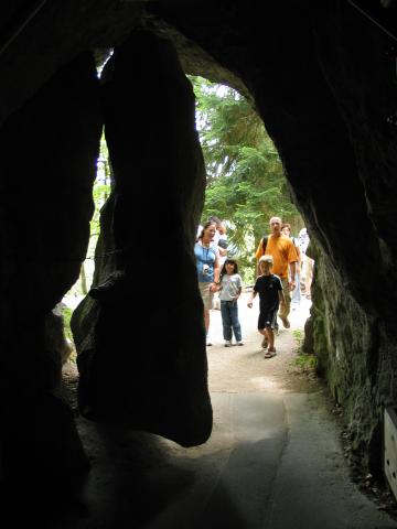 Pat and Xandie outside the "secret" doorway to the Venus Grotto at
Schlo Linderhof.