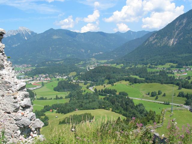 The valley around Reutte-in-Tirol, viewed from the Ehrenberg ruins.