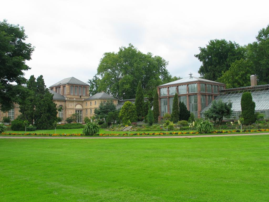 A small part of the Karlsruhe palace gardens.  This picture really
doesn't do justice to the beauty and extent of the gardens.