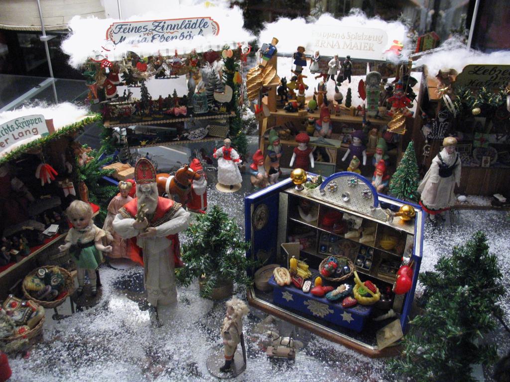 A toy Christmas market in the Rothenburg toy and doll museum.