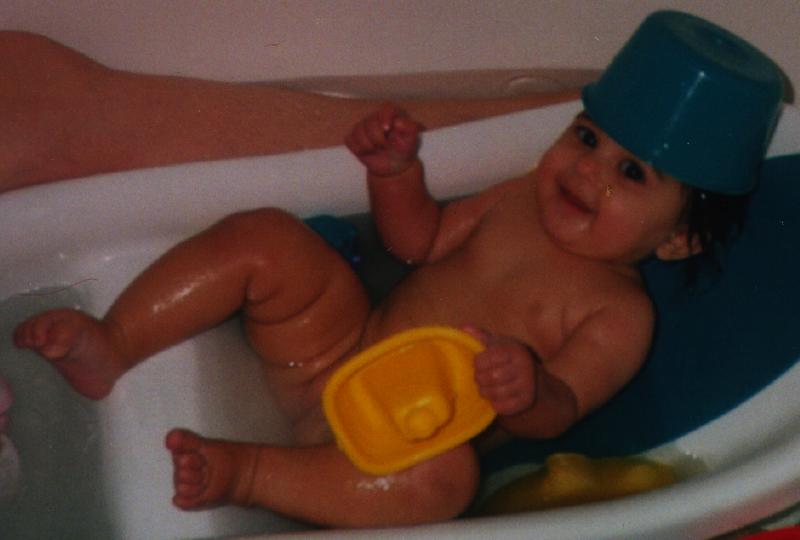 An impromptu bathtub hat